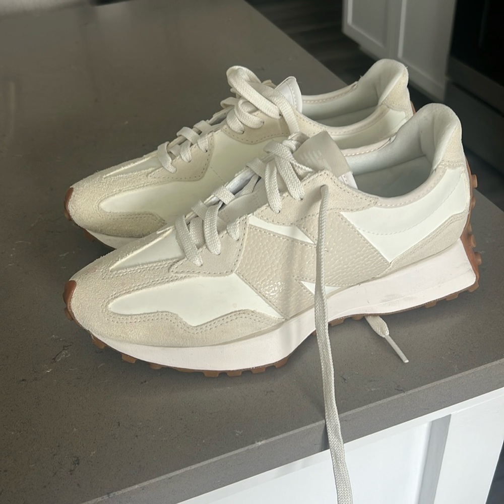 New Balance 327 Size 9 used twice.